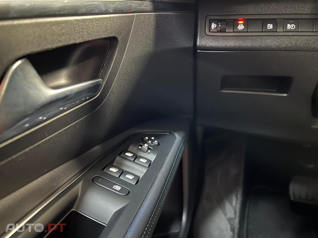 Peugeot 3008 Allure HYBRID 225cv e-EAT8