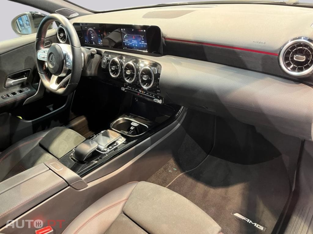 Mercedes-Benz A 250 e Limousine AMG I.V.A DEDUTÍVEL 
