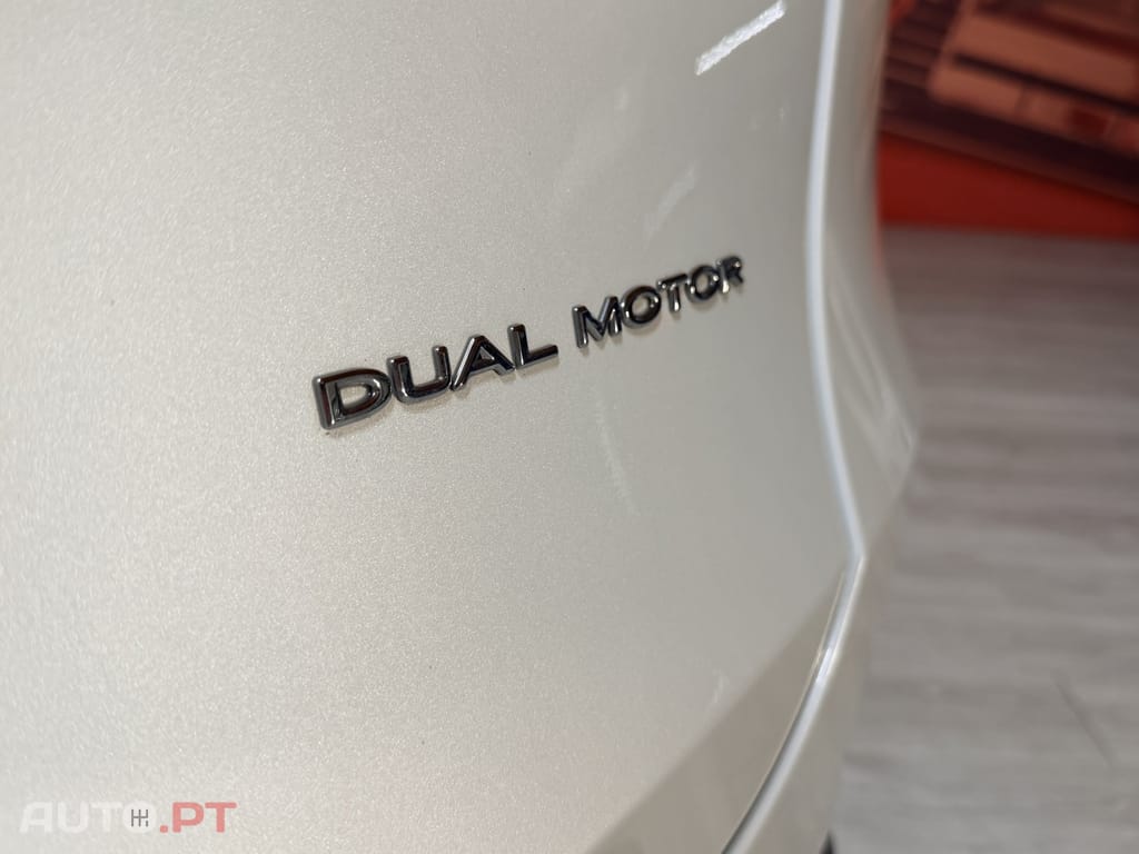 Tesla Model Y Long Range Dual Motor AWD