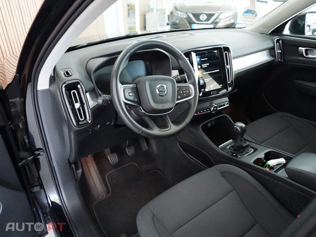Volvo XC40 1.5 T2 Momentum Plus