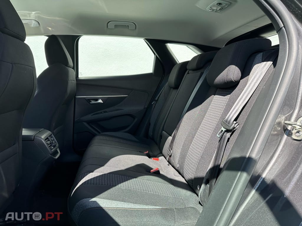 Peugeot 3008 1.5 BlueHDi Active Pack EAT8