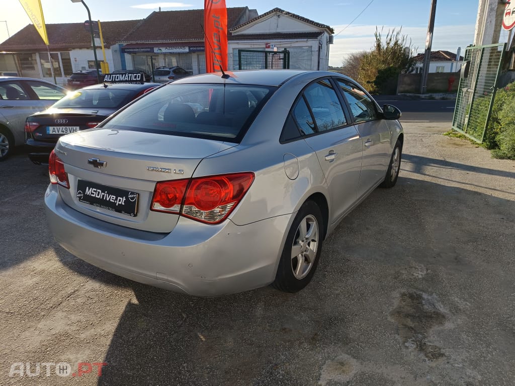 Chevrolet Cruze 1.6 LS