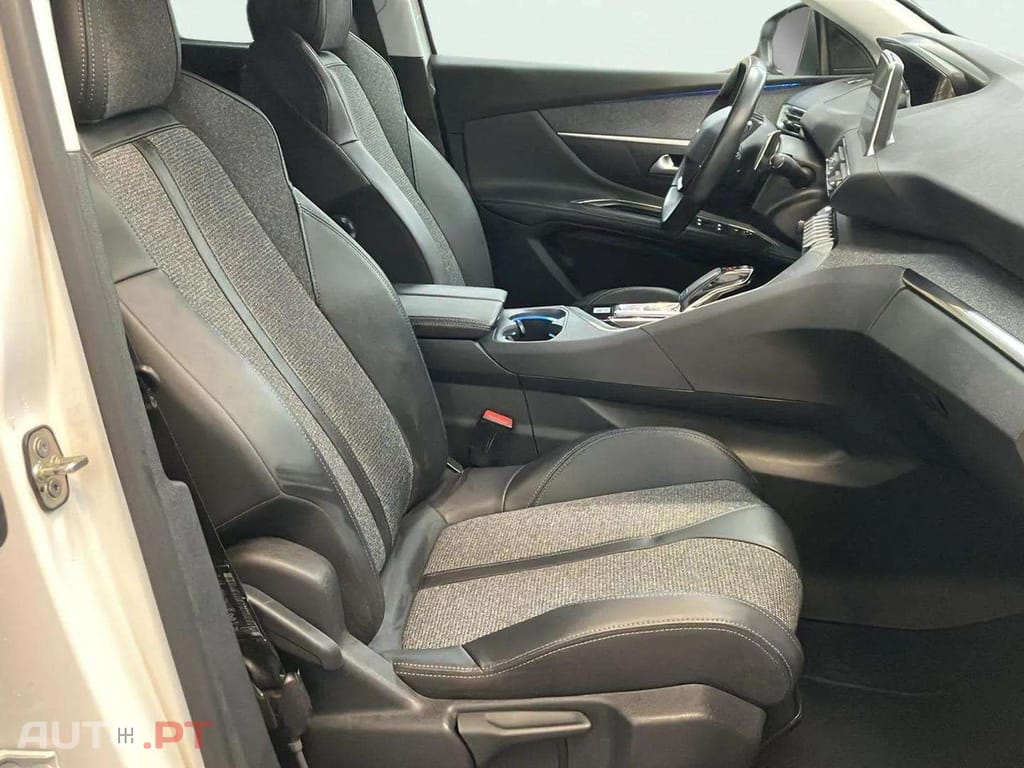 Peugeot 5008 1.5 BlueHDi Allure EAT8