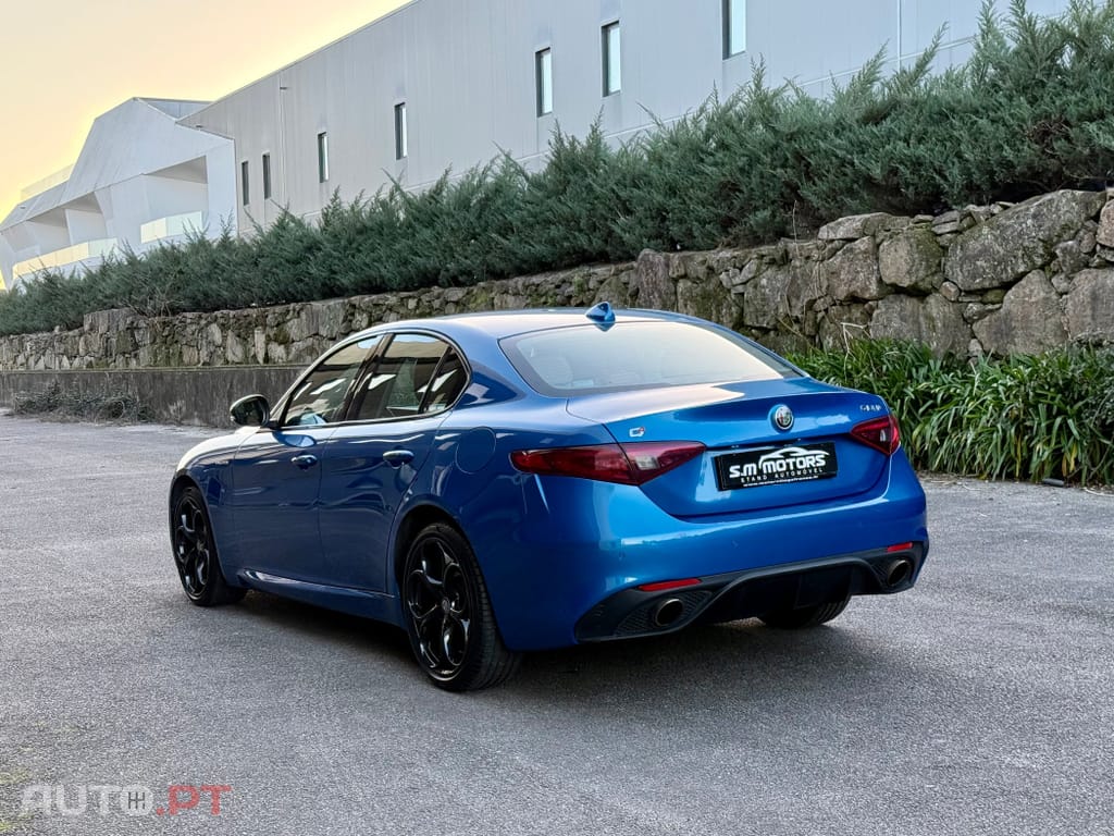 Alfa Romeo Giulia 2.0 Turbo 16V AT8-Q4 Veloce