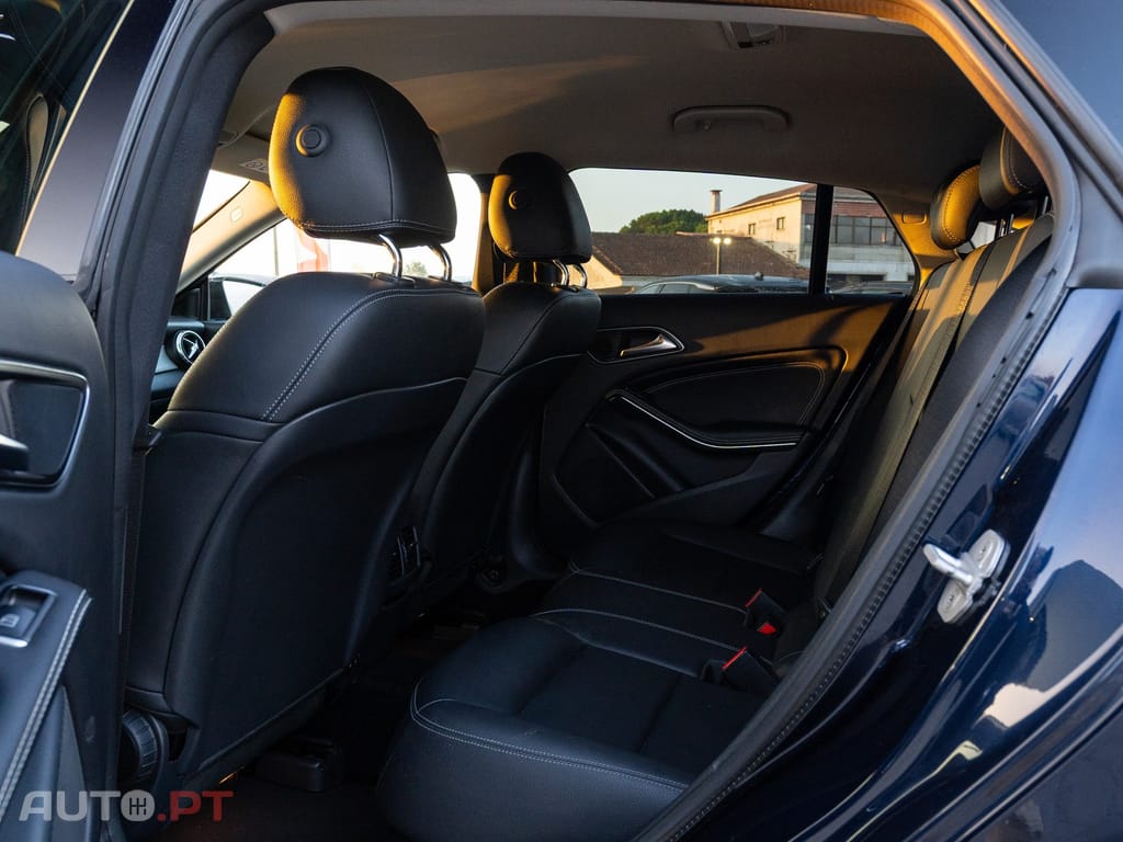 Mercedes-Benz CLA 200 d Shooting Brake Urban Aut. — fotografia 14