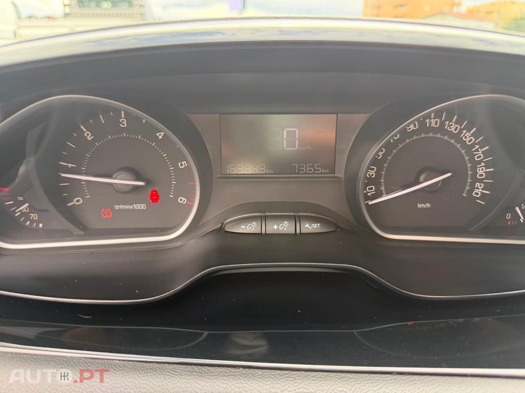 Peugeot 208 1.6 BlueHDi Style