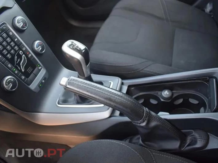 Volvo V40 Cross Country Outro