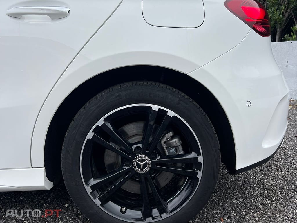 Mercedes-Benz A 250 e AMG Line