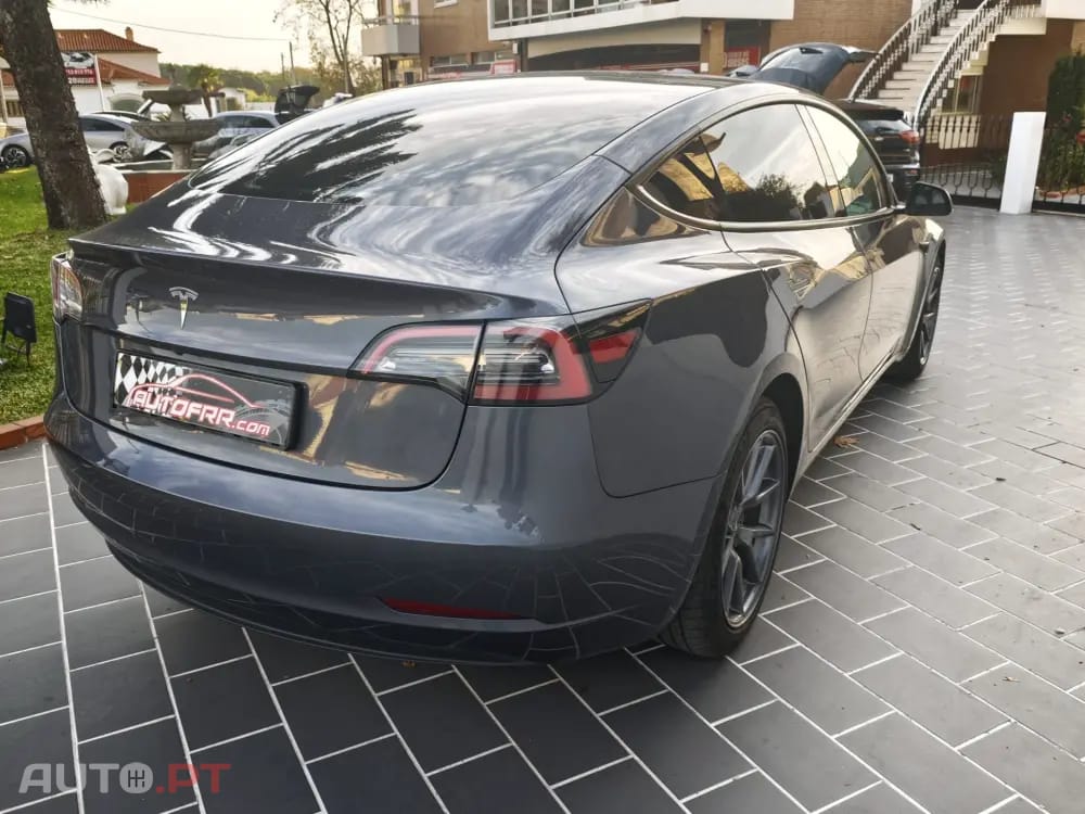 Tesla Model 3 Standard Range Plus RWD