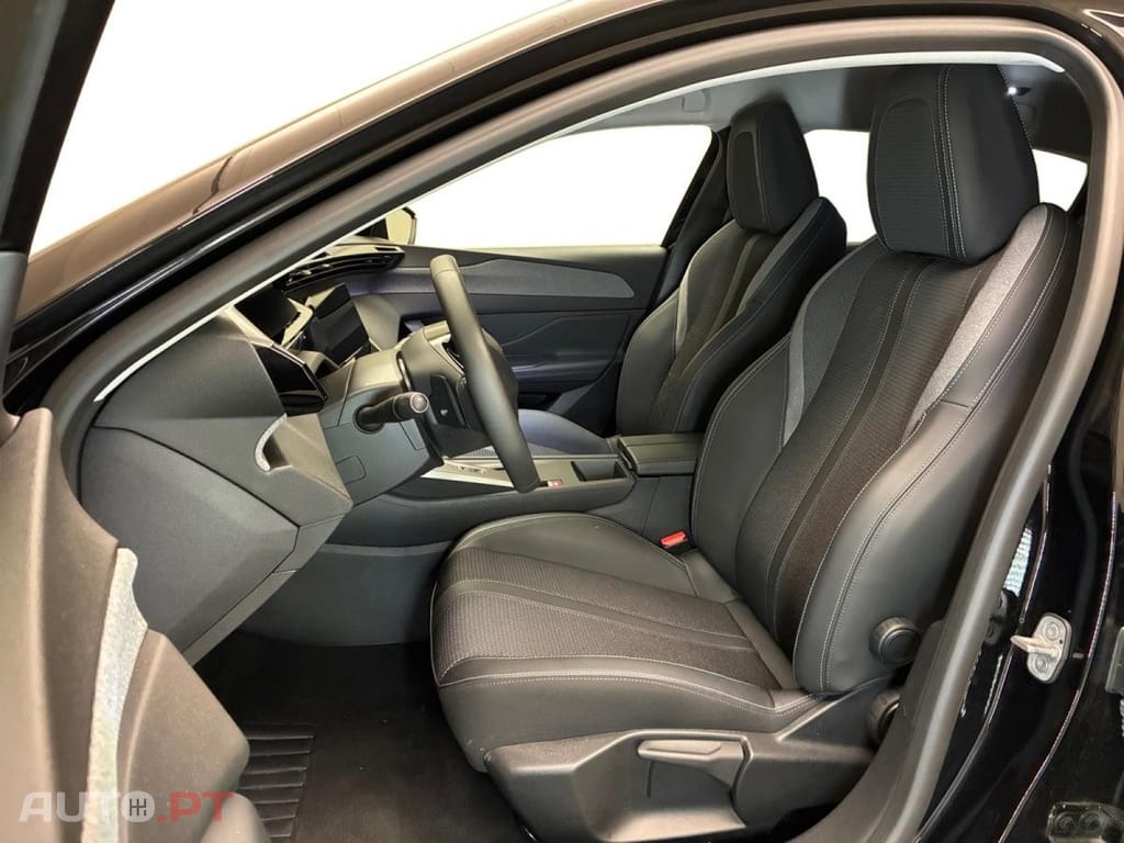 Peugeot 408 Hybrid Allure e-DCS6
