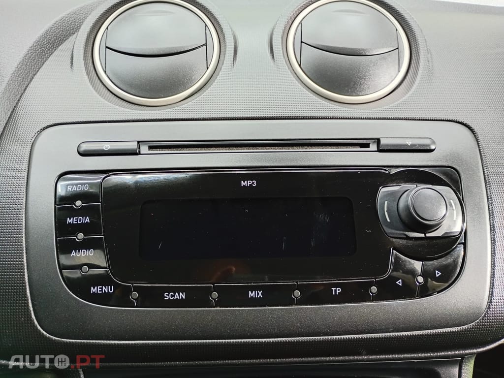 SEAT Ibiza 1.6 TDI Reference — fotografia 27