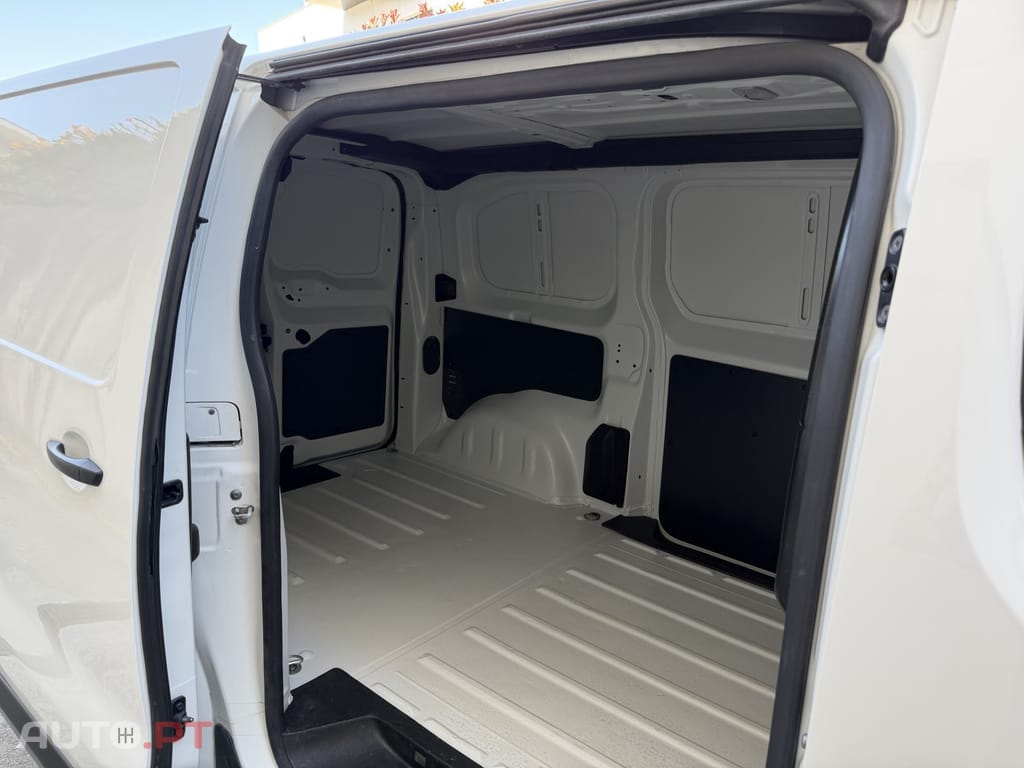 Peugeot Expert 1.5 BlueHDi L2H1 Premium Standard