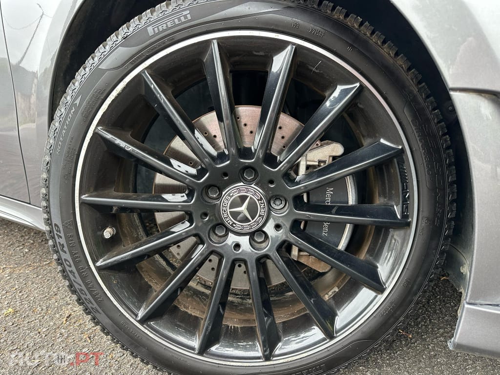 Mercedes-Benz A 250 e AMG Line