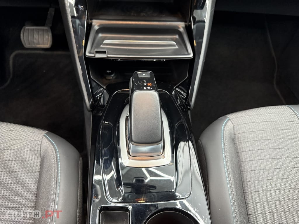 Peugeot E-208 50 kWh Allure Pack