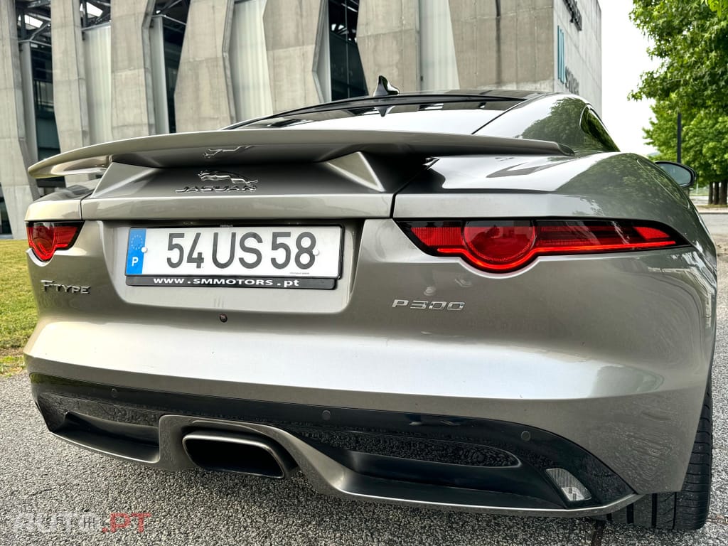Jaguar F-Type 2.0 i4 R-Dynamic