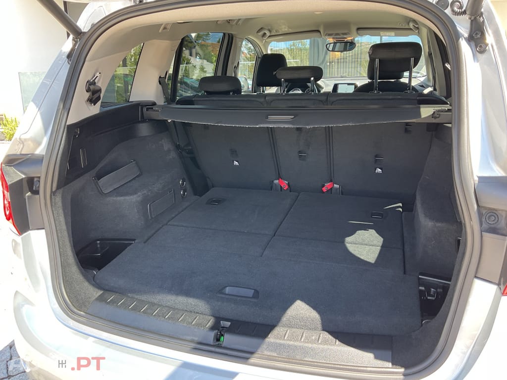 BMW 216 i 7L