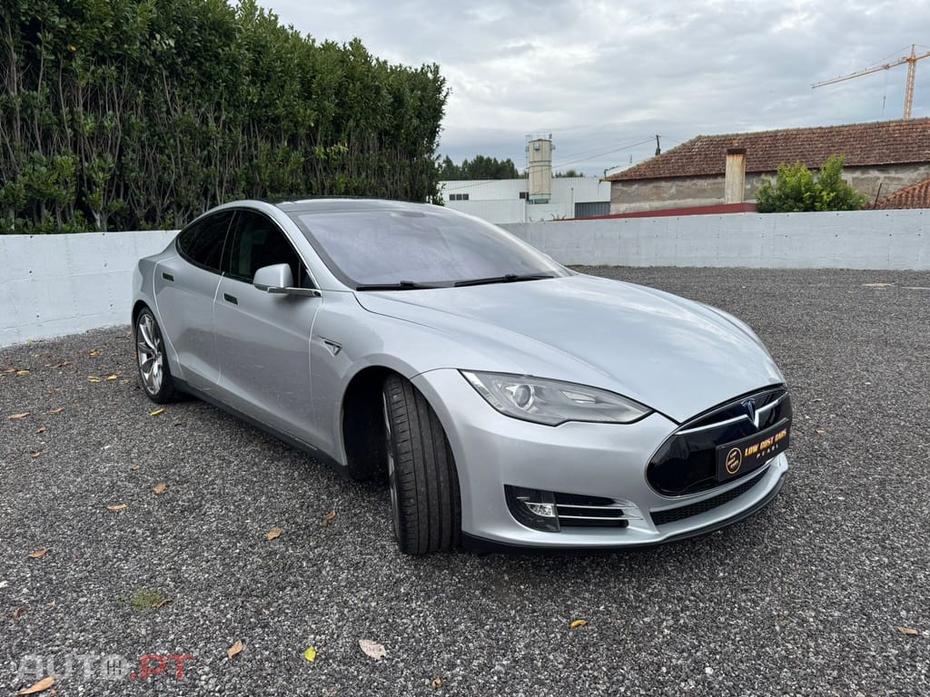 Tesla Model S 60D