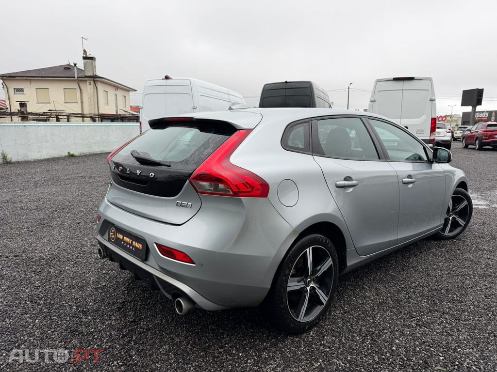 Volvo V40 2.0 D2 R-Design