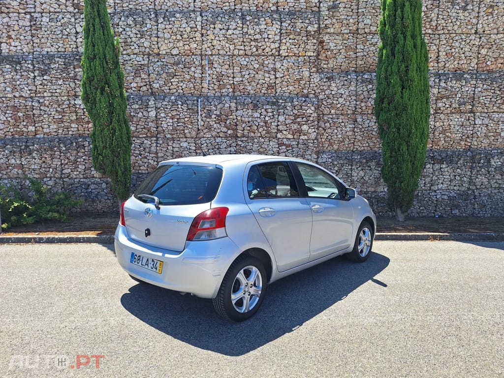 Toyota Yaris 1.0 VVT-i Sport