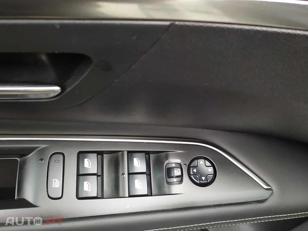 Peugeot 3008 1.5HDI 130 CV ALLURE