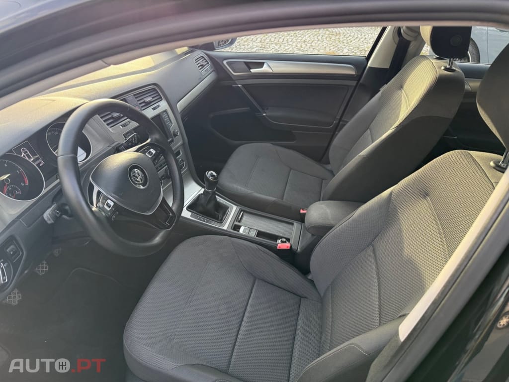 Volkswagen Golf 1.6 TDi BlueMotion Confortline