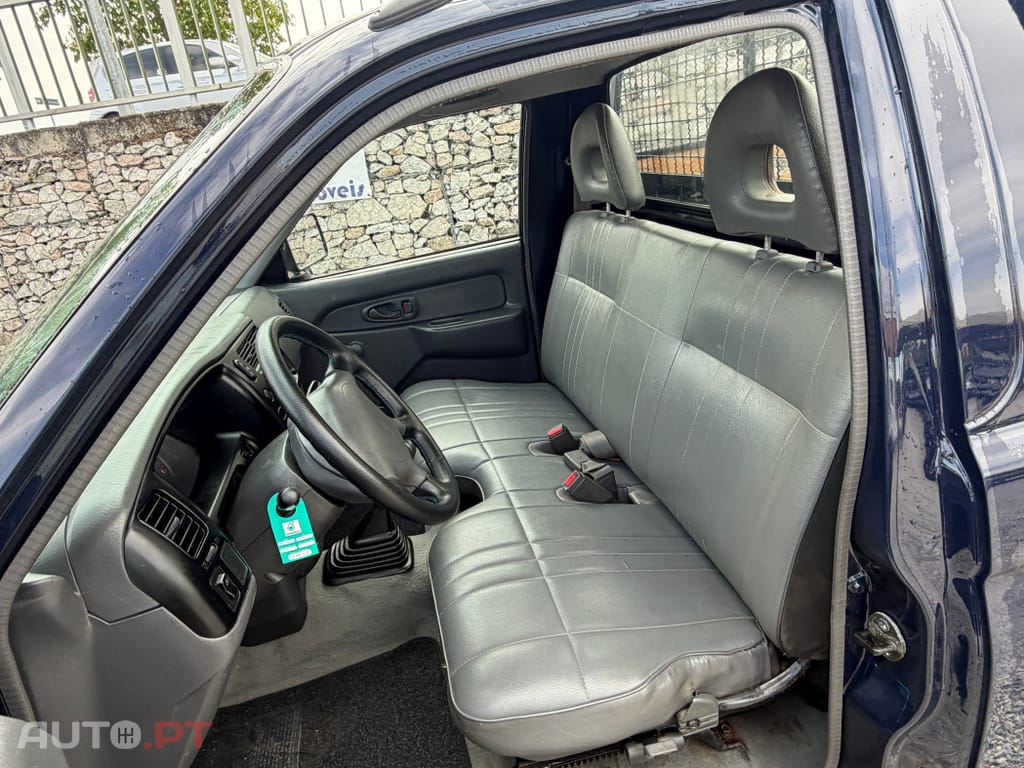Mitsubishi L200 2.5TD Cab. Simples 3LUG Nacional