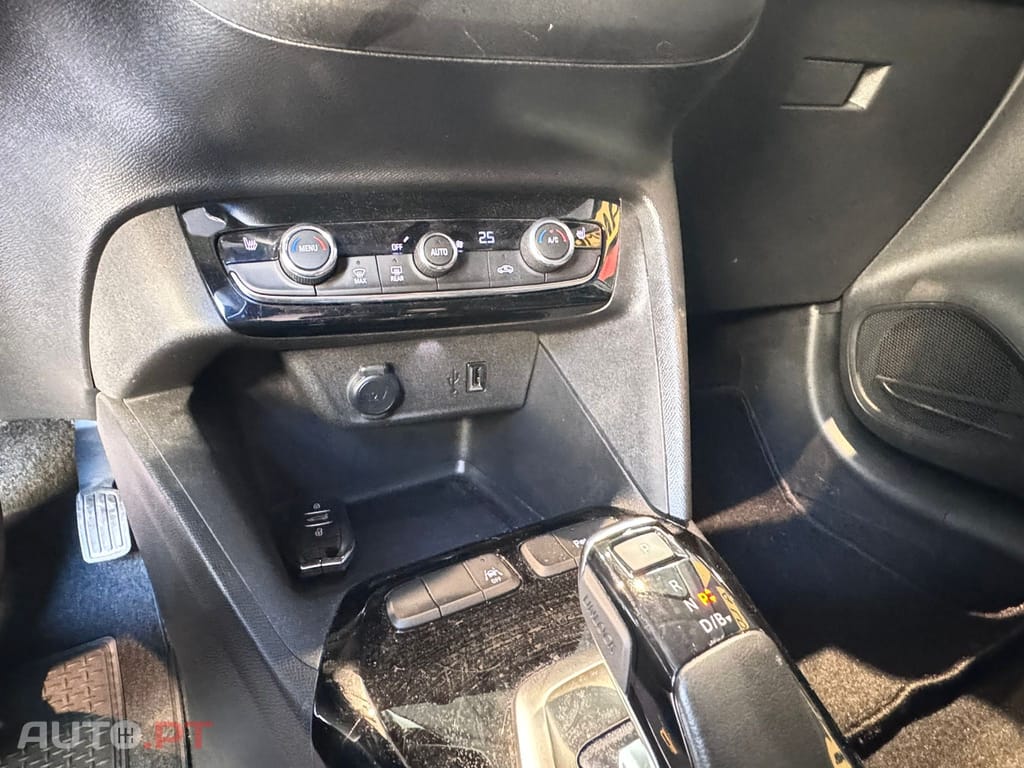 Opel Corsa-E 136CV Elegance 100% Elétrico