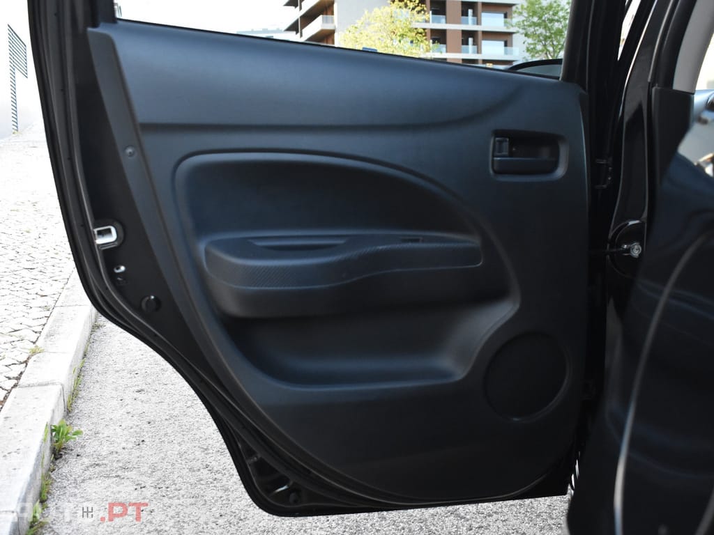 Mitsubishi Space Star 1.2 Intense Connect Edition