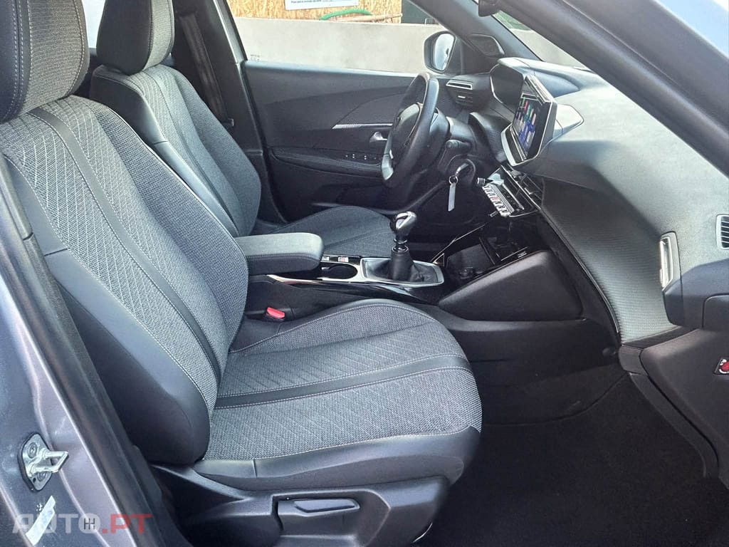 Peugeot 2008 1.2 Pure Tech Allure- Gasolina