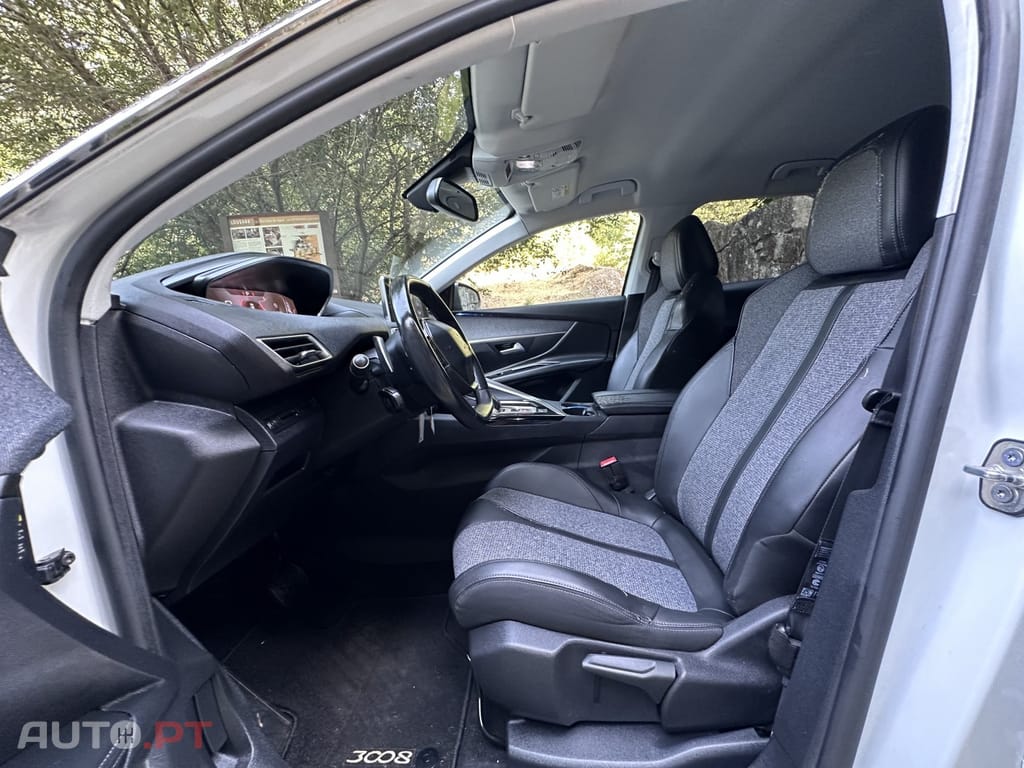 Peugeot 3008 1.2 PureTech Allure EAT8