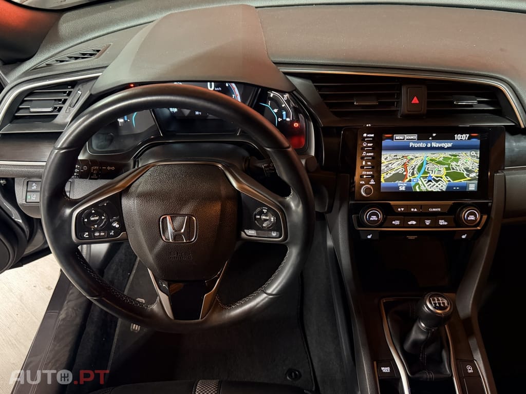 Honda Civic 1.0 i-VTEC Elegance Navi