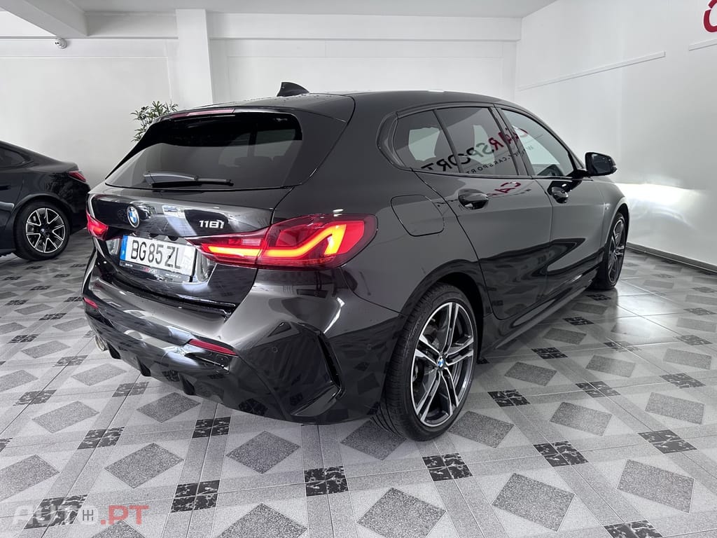 BMW 118 i Pack Desportivo M Auto