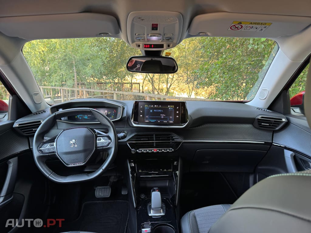 Peugeot E-2008 50 kWh Allure