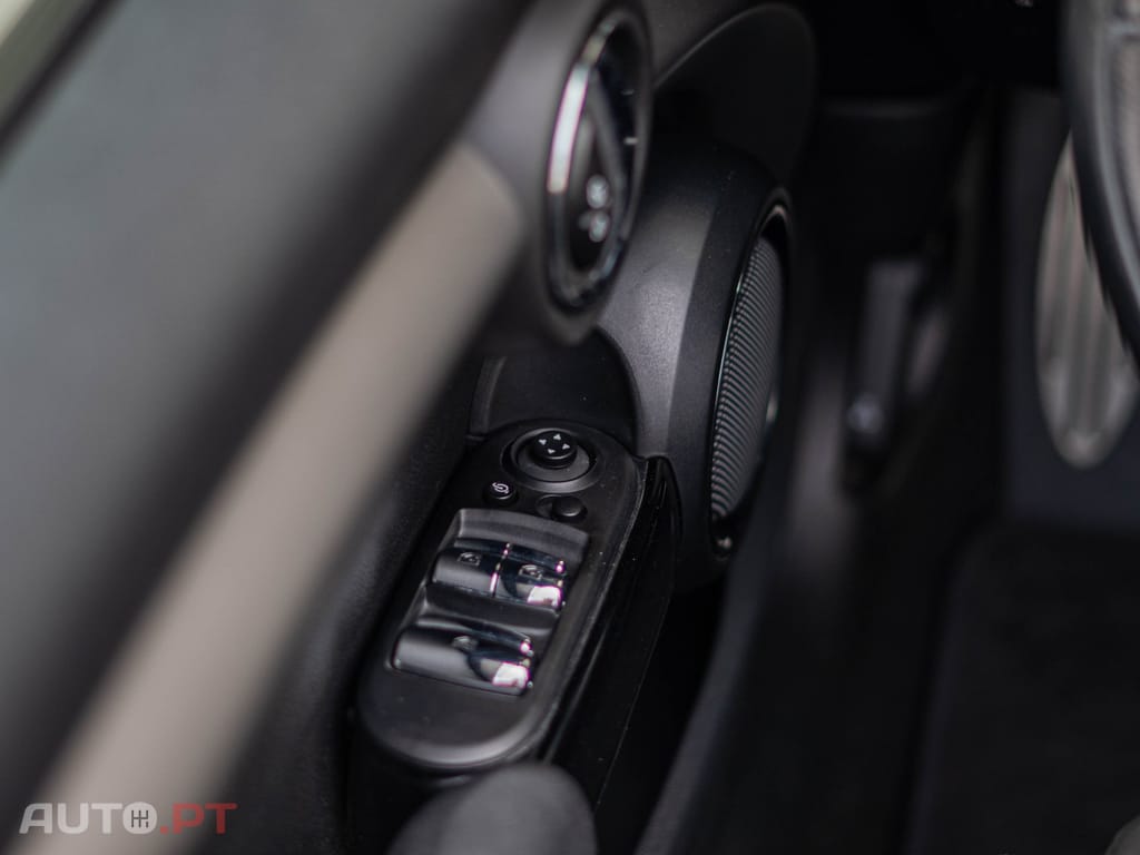 MINI Cabrio Cooper Premium Extra JCW Auto