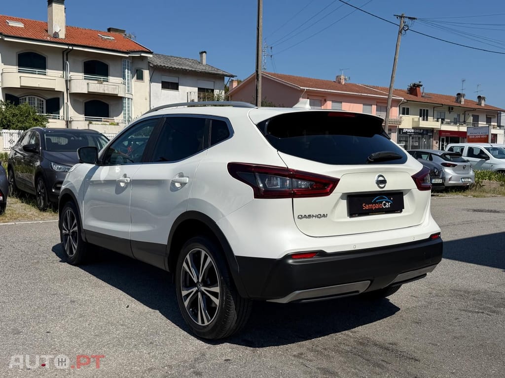 Nissan Qashqai 1.3 DIG-T N-Connecta J18 Led
