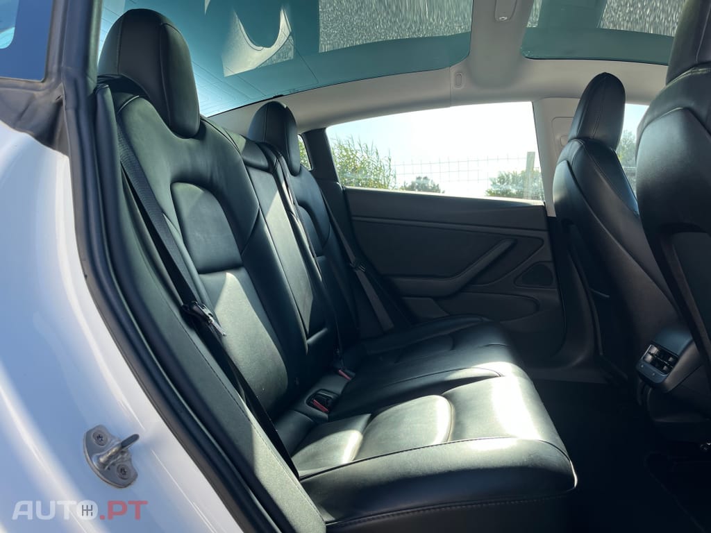 Tesla Model 3 Tração Traseira