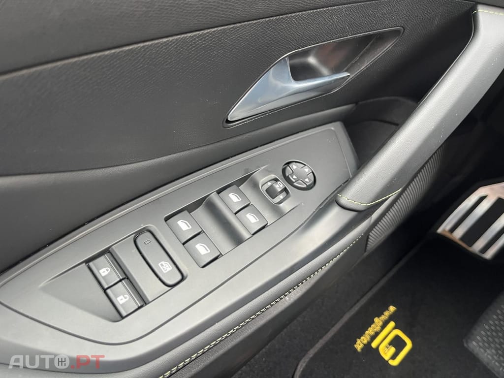 Peugeot 408 PHEV 180 e-EAT8 GT I.V.A DEDUTIVEL 