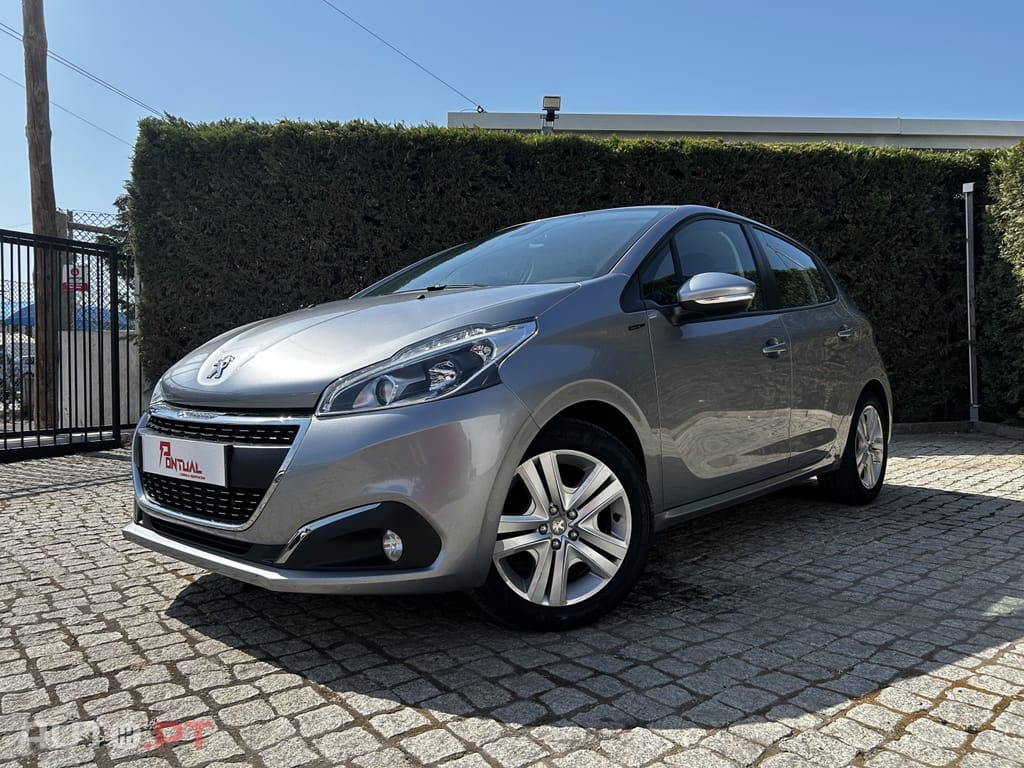 Peugeot 208 1.2 PureTech Signature