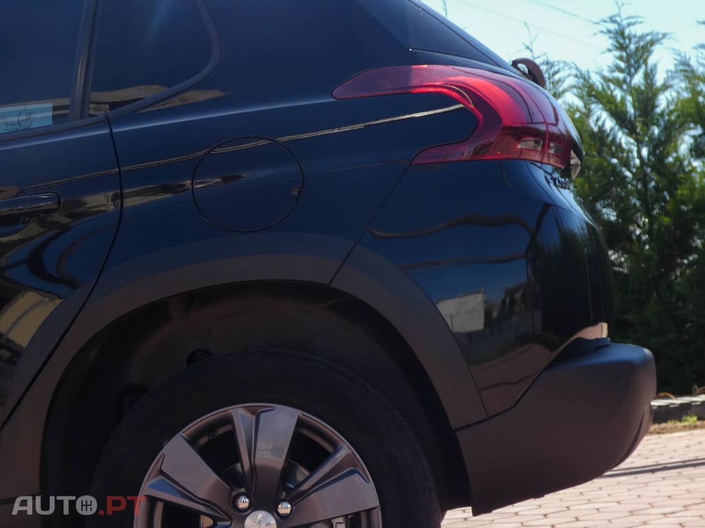 Peugeot 2008 1.5 BlueHDi Style