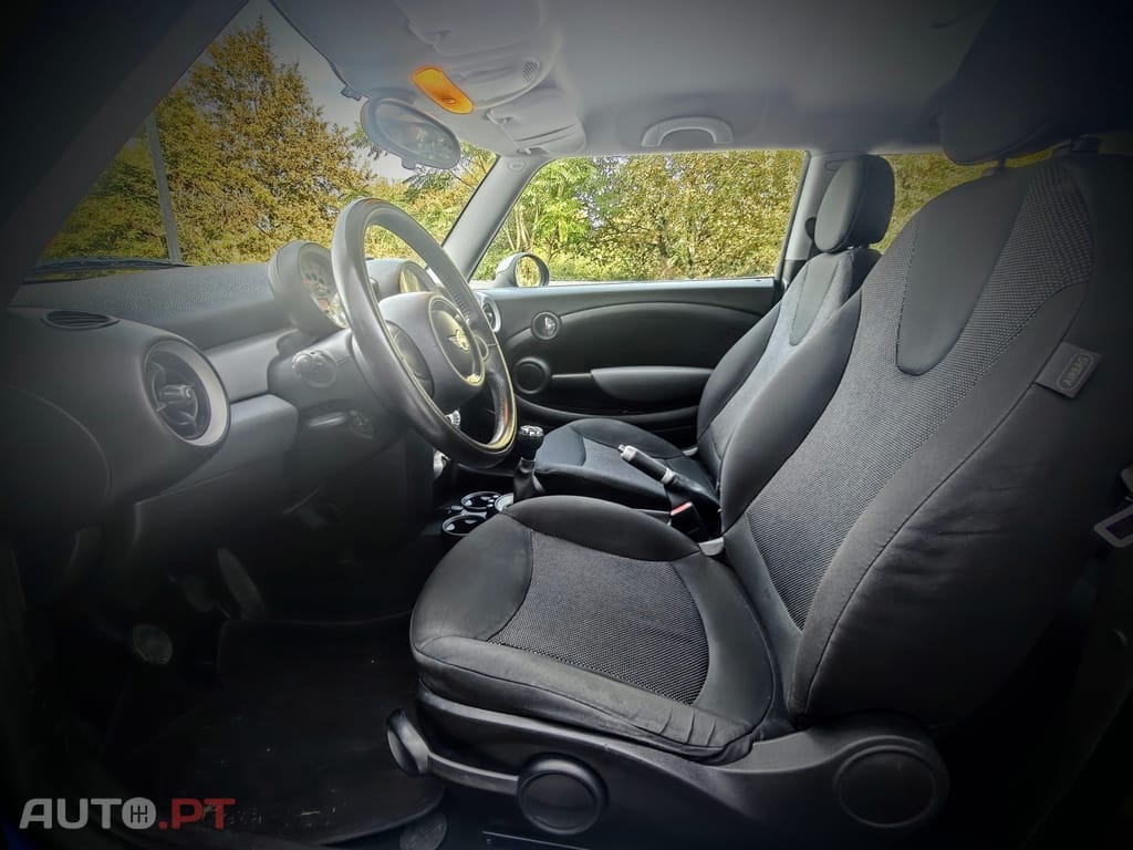 MINI Cooper Cooper D