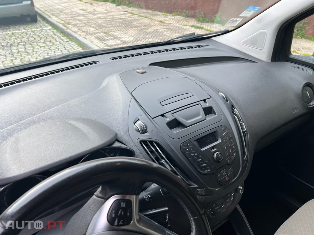 Ford Tourneo Courier MPV 1.5 TDCi