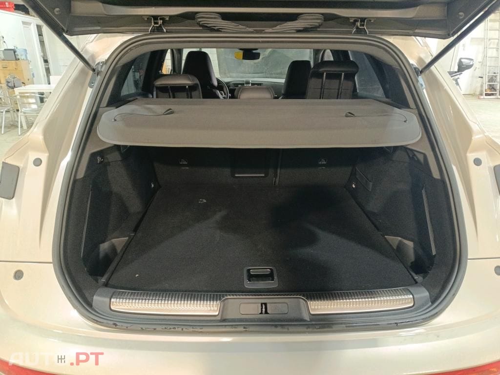 DS DS7 Crossback E-Tense Performance Line EAT8