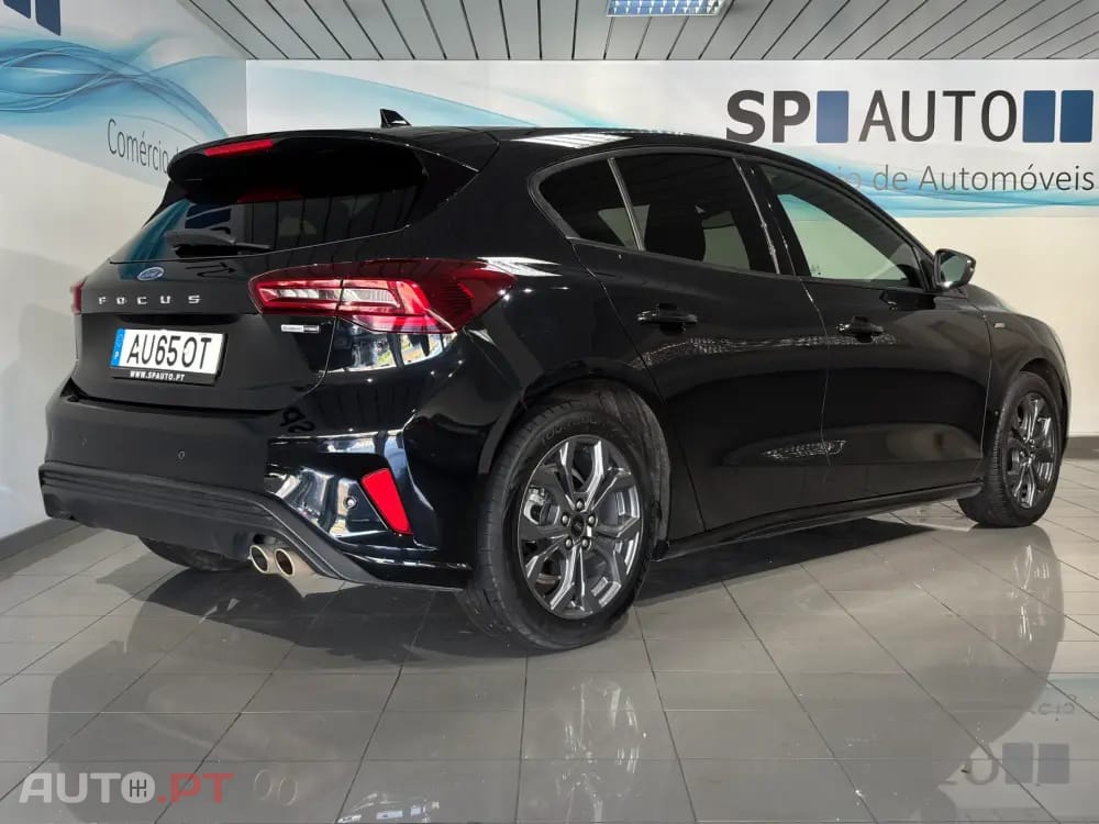 Ford Focus 1.0 EcoBoost MHEV ST-Line