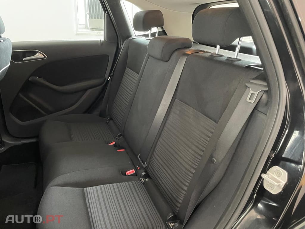 Mercedes-Benz B 180 CDi BlueEfficiency Edition — fotografia 24
