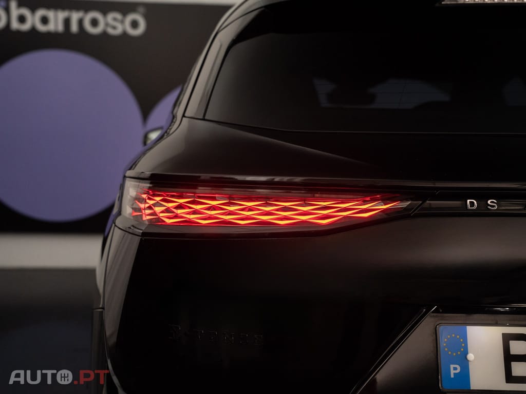 DS DS7 Crossback E-Tense Performance Line EAT8