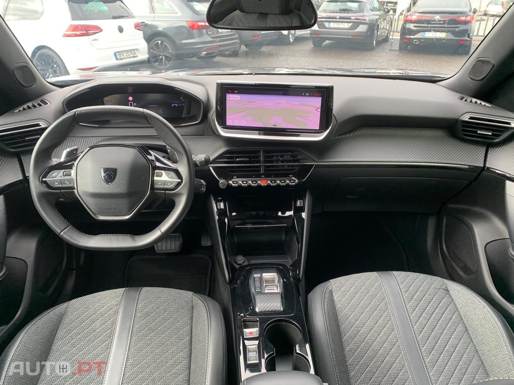 Peugeot 2008 1.5 BlueHDi Allure EAT8