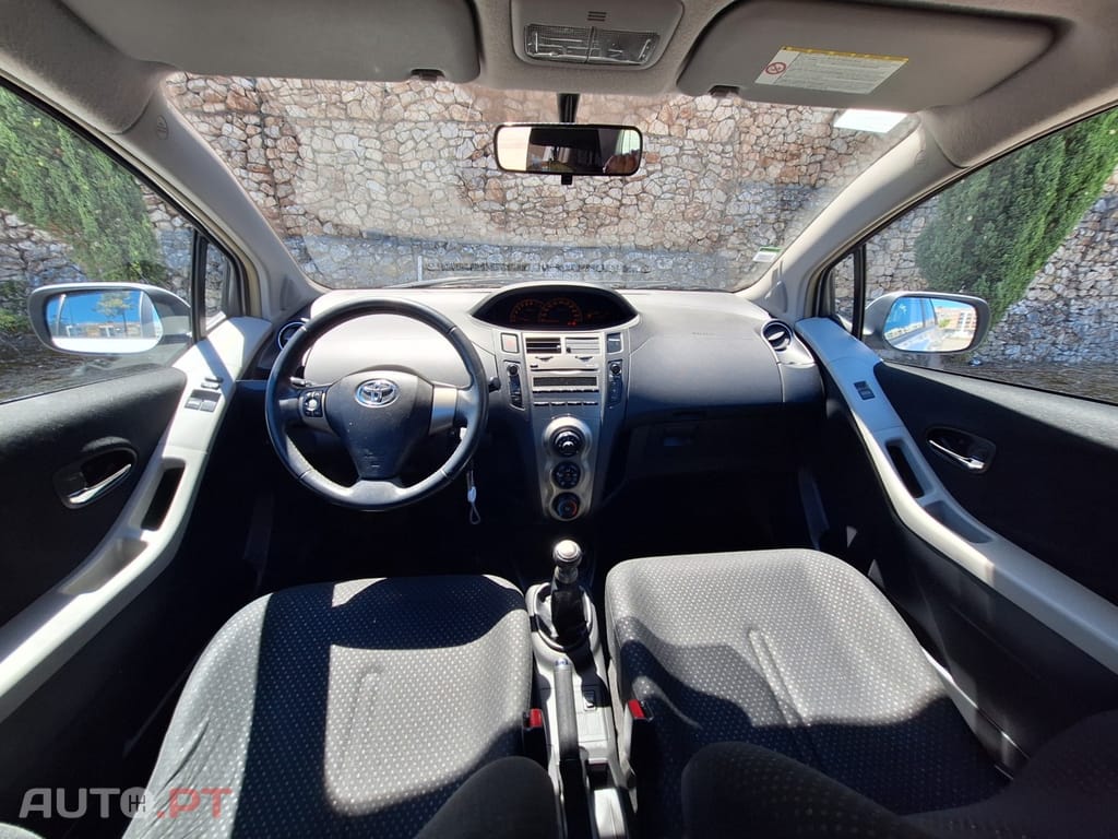 Toyota Yaris 1.0 VVT-i Sport