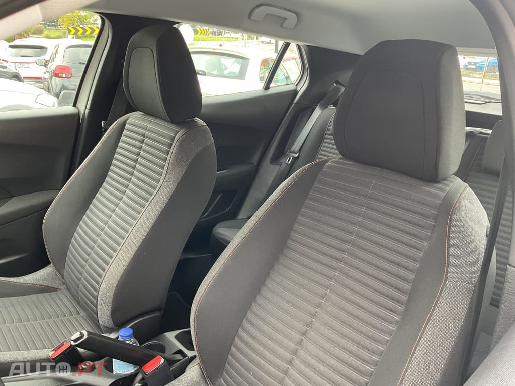 Peugeot 2008 1.2 PureTech Active Pack