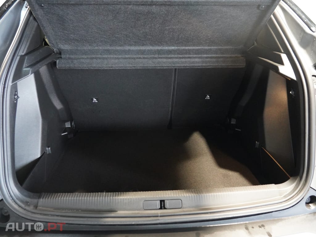 Peugeot 2008 1.2 Hybrid Allure e-DCS6