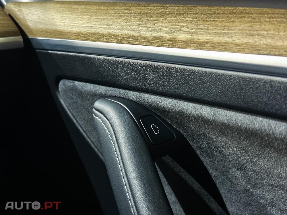 Tesla Model Y Long Range Dual Motor AWD